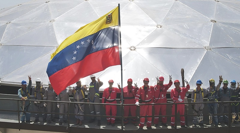 La Refinería de Amuay instala un domo geodésico en su tanque de nafta