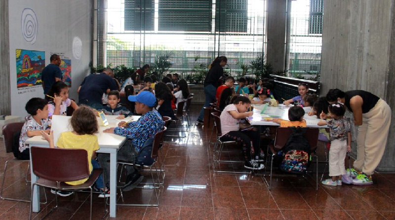 El taller vacacional “El Autorretrato Divertido” llega a la GAN en Caracas