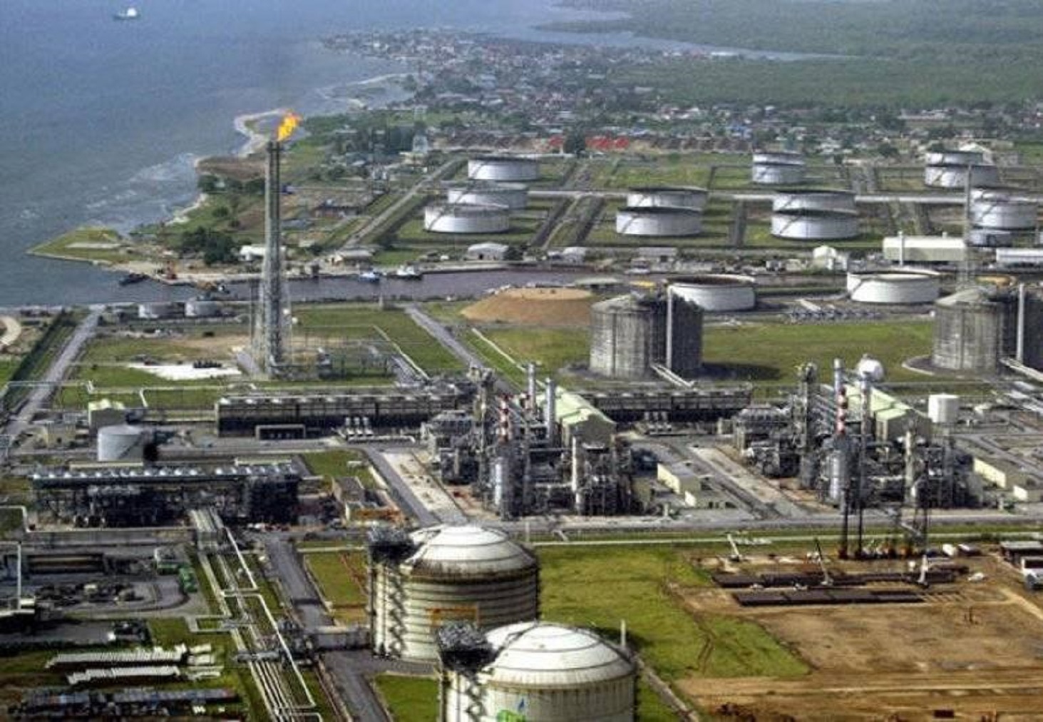 Refinería Puerto La Cruz impulsa a la producción de gasolina en Venezuela